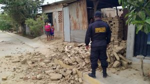 Continúan las réplicas en norte de Perú, que ya suma más de 700 heridos tras sismo