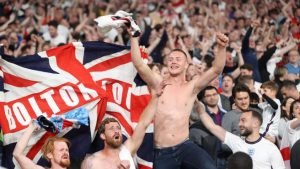 Efecto Eurocopa: Reino Unido sufre explosivo aumento de contagios de COVID-19