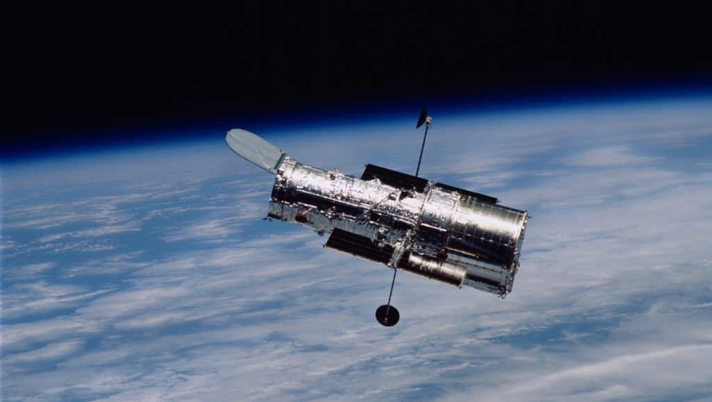 Hubble halla evidencias de vapor de agua en la luna Ganímedes de Júpiter