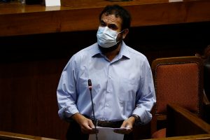 Juzgado rechaza sobreseimiento de Hugo Gutiérrez por caso con la Armada y Fiscalía pedirá desafuero