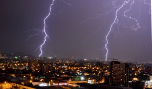 Pronostican tormentas eléctricas para tres regiones del país