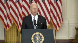 La advertencia de Joe Biden a los talibanes: “EE.UU. defenderá a su gente con fuerza devastadora"