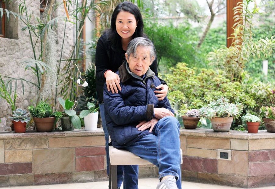 Reportan descompensación de salud: Trasladan a expresidente Fujimori a un clínica