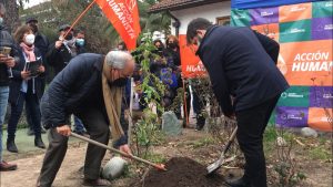Plantando árboles: Acción Humanista de Hirsch proclama a Boric como su candidato presidencial