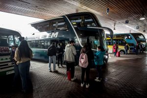 Seremi confirma que pasajero de bus Santiago-Curicó tiene Delta: Siguen ubicando contactos