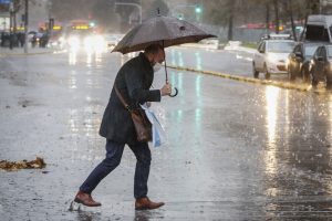 Onemi declara Alerta Temprana Preventiva en Santiago por evento de lluvias y viento
