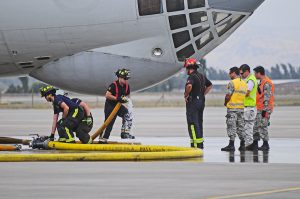 Avión con su motor en llamas aterriza de emergencia en Aeropuerto de Iquique