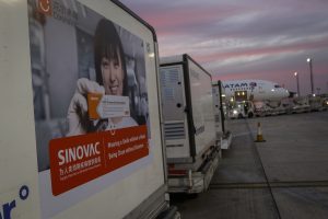Problemas de salud y seguridad complican instalación de planta de vacunas Sinovac en Chile