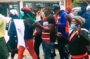VIDEO| “Es violencia contra cuerpos negros”: Comunidad haitiana protesta tras muerte de hombre abatido por Carabineros