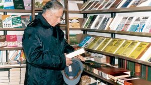 Auge y caída de un tirano pseudolector: Pinochet bibliófilo gracias a los fondos fiscales