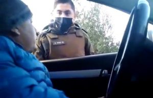 VIDEO| “Seamos amigos, ¿cuánto tení?": Carabinero es captado pidiendo soborno a conductor