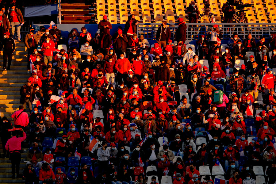 Otra vez por cánticos: FIFA castiga a Chile y sufrirá duro impacto en su localía