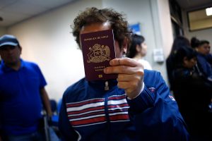 Finalmente empresa china Aisino obtiene millonaria licitación de carnets y pasaportes