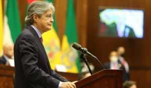 Lasso acusa al correísmo de intentar "asaltar la democracia" en Ecuador