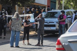 PDI investiga doble suicidio de pareja en Conchalí: Hijos son rescatados a salvo