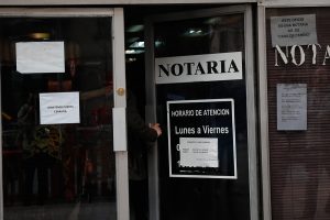 Notaria vitalicia: La ley que mantendrá en su cargo a Lidia Chahuán tras cumplir 75 años