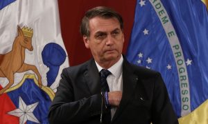 Bolsonaro habla con Putin y afirma que Brasil sigue con posición de "cautela"