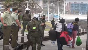 Realizan otro desalojo de migrantes en Iquique: Organización acusa “prejuicios coloniales”