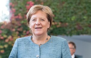 Ardern rinde tributo a Merkel y la describe como una "verdadera líder"