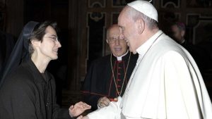 El papa nombra por primera vez a una mujer como segunda autoridad del Vaticano