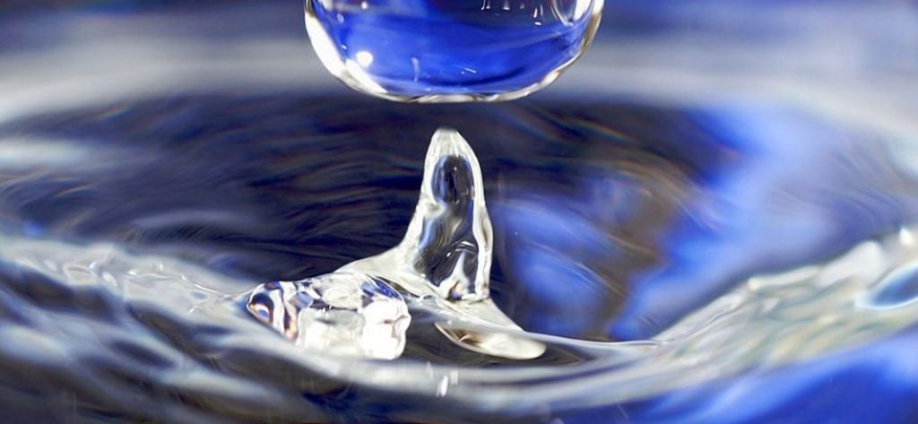 Grupo de constituyentes presenta iniciativa que busca garantizar derecho al agua