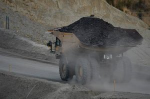 Científicos y ONGs piden el fin de la industria del carbón en Chile
