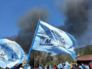 Trabajadores de Minera Florida de Alhué en huelga denuncian represión de Carabineros