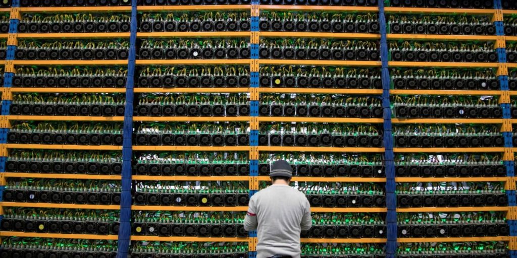 “Gran migración minera»: El Bitcoin abandona China en busca de energía