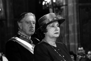 Confirman fallecimiento de Lucía Hiriart, viuda del dictador Augusto Pinochet