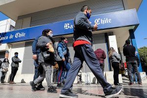 Sernac exige a Banco de Chile y BCI devolver millonarios cobros por gestiones de cobranza