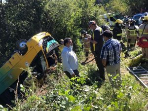 Accidente vehicular dejó a más de 30 estudiantes lesionados en Purranque