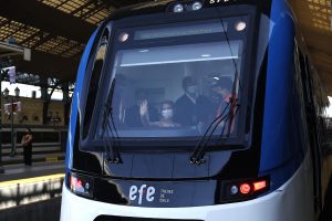 Llegan al país los nuevos trenes para servicios Nos y Rancagua-Estación Central