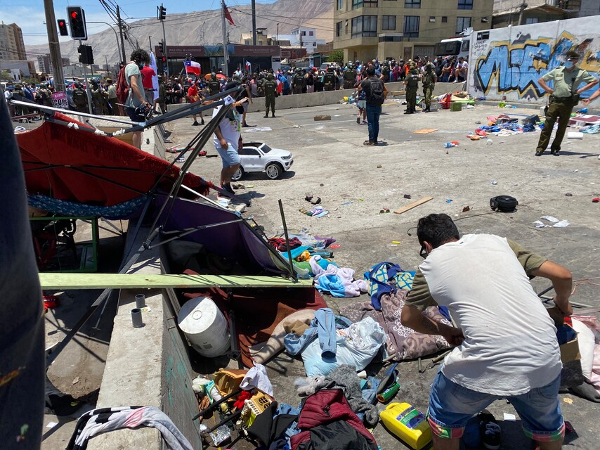 Marcha contra “migración irregular” en Iquique: Destruyen campamento de migrantes