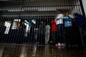 Fiscalía ordena diligencias a PDI tras muerte de reclusa en cárcel de San Miguel