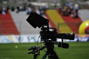 Tras 22 años el fútbol chileno regresa a TVN: Firman acuerdo con TNT Sports
