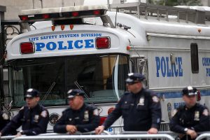 Terror en Estados Unidos: Secuestro en sinagoga termina con un muerto y rehenes libres