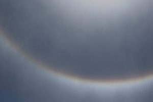 Arcoíris sin lluvia en Santiago: ¿Por qué se produjo este fenómeno en el cielo?