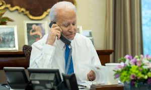 Biden cumple un año en la Casa Blanca inmerso en varias crisis