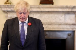 Tras meses de presiones, Boris Johnson anuncia su renuncia como primer ministro británico