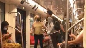 Mujer agredida en el Metro reclama contra testigos: “Los pasajeros lo defendieron a él”