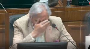 VIDEO| “Es un gran micrófono abierto”: Lapsus de Moreira provocó carcajadas en el Congreso