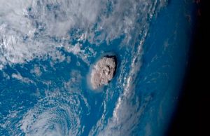 Volcán en Tonga: EE.UU. lanza un aviso de tsunami en la costa oeste del país