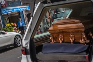 Funerarias denuncian que con la PGU se pagarán $200 mil menos en cuotas mortuorias