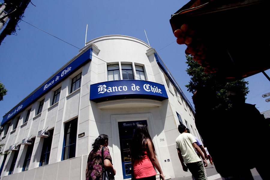 Sernac presenta demanda colectiva contra Banco de Chile por presuntos cobros irregulares
