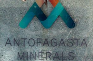 Antofagasta Minerals del grupo Luksic aumenta producción en 40% durante tercer trimestre