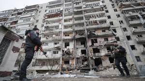 Rusia ataca por sexto día consecutivo Kiev mientras los chechenos vuelven al Donbás