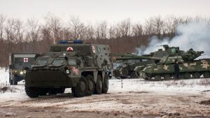 Rusia anuncia que sus tropas terminan ejercicios y se retirarán de frontera con Ucrania