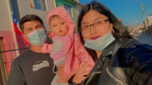 La desesperada búsqueda de un donante para niña de dos años con enfermedad única en Chile