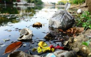 Pese a la conciencia ambiental: basura en los ríos de Chile no disminuye desde 2013