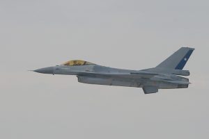 Aviones sobrevolando Santiago: FACh confirma razón de presencia de F-16 en el espacio aéreo